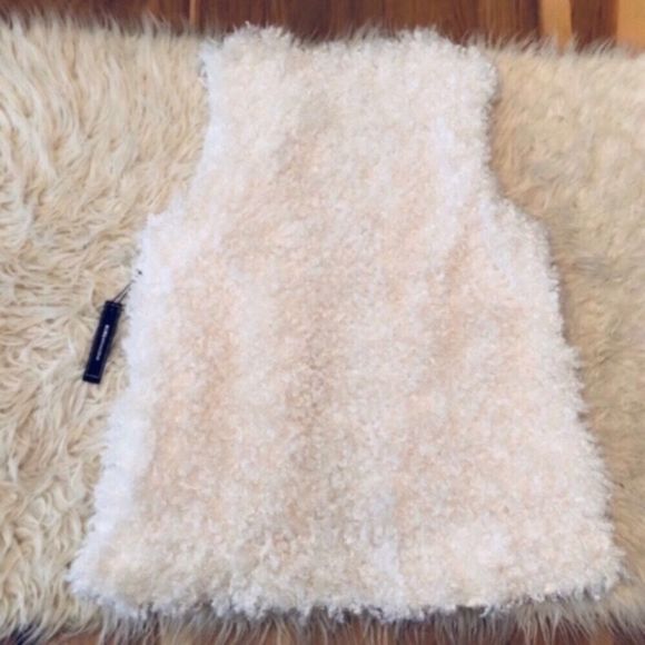 BCBGMAXAXRIA Soft Boucle Open Vest NEW - Picture 4 of 6